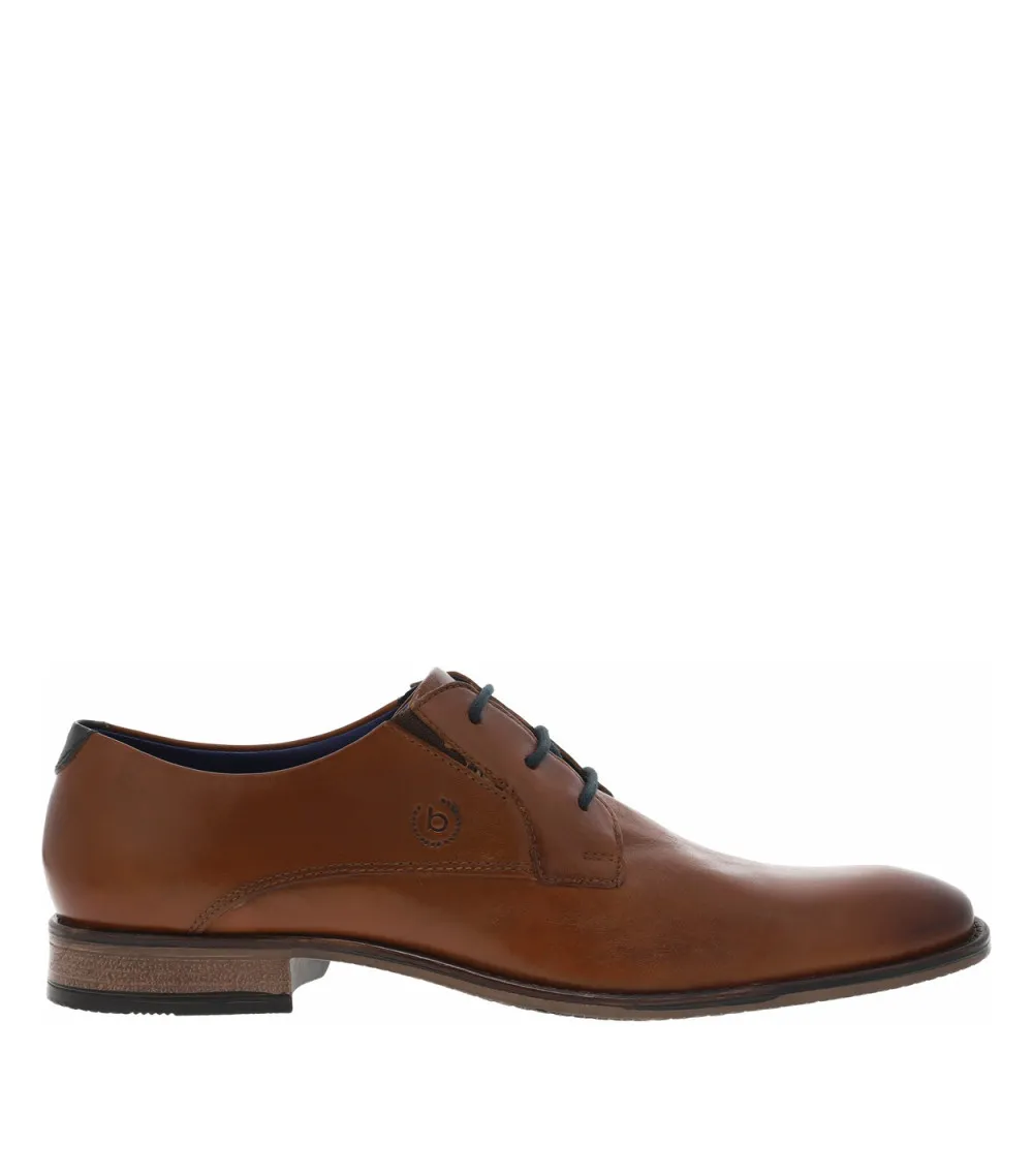 Derbies Bugatti en cuir patiné marron à talon décroché bas et lacets ronds