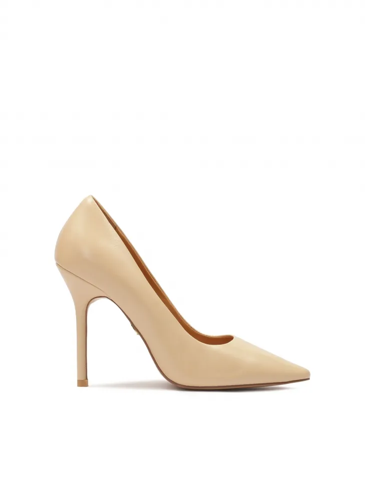 Talons aiguilles intemporels de couleur beige avec un talon fin 